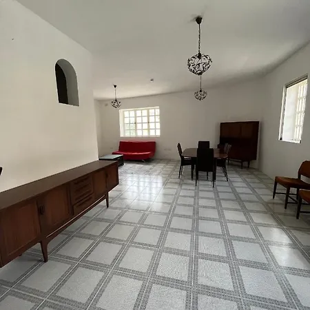 New Aurora 2, Sunny Balcony Room, Shared Bath Is-Swieqi